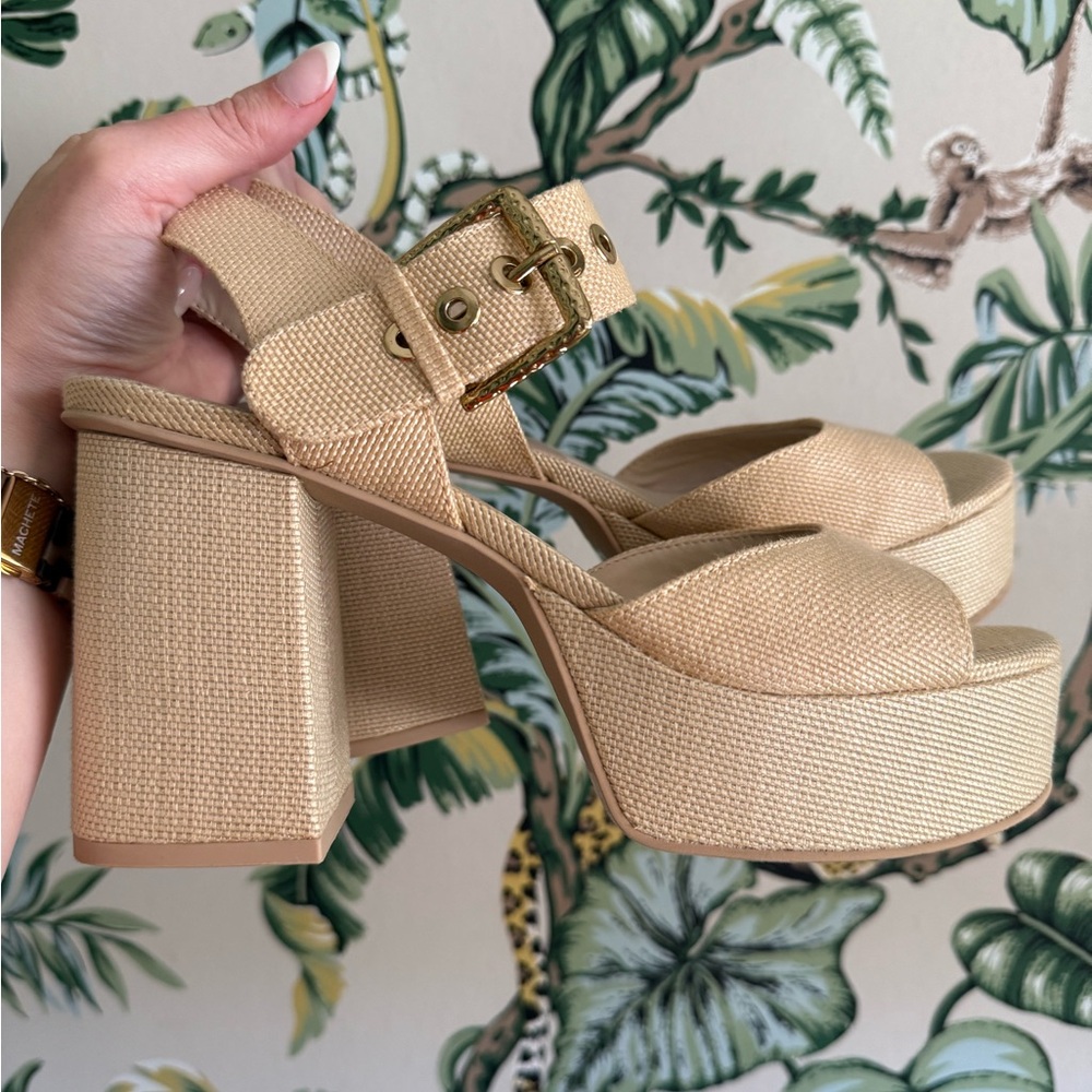 Dolce Vita –Elegant Beige Platform Sandals